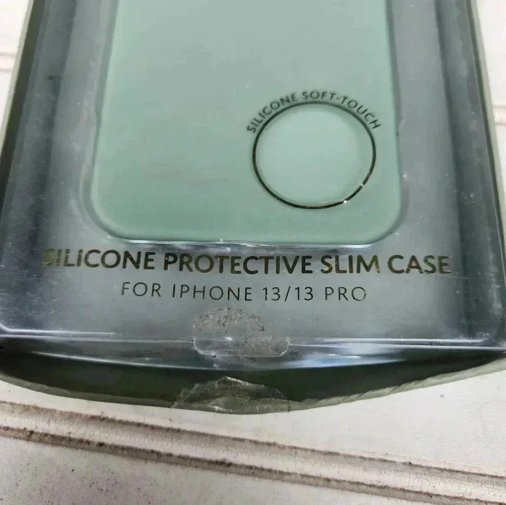 IPhone 13/13 Pro  Delilah Case Damaged Box